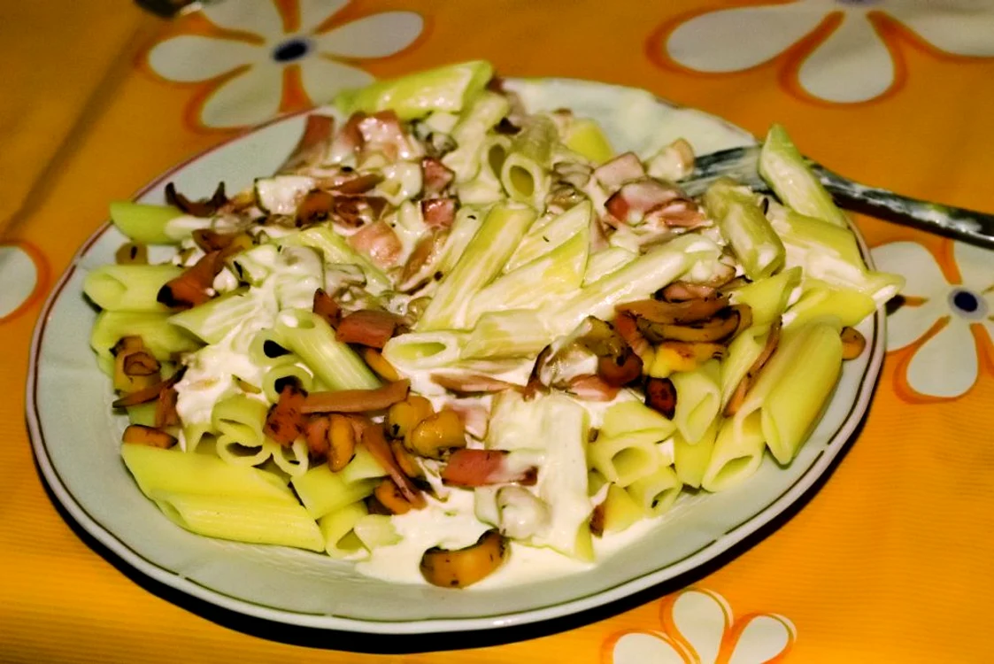 penne cu sos alb jpeg