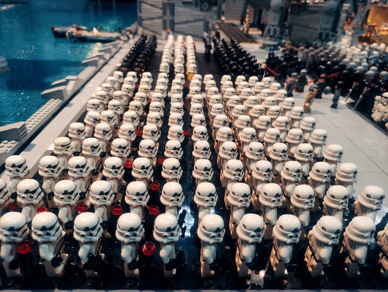 Cel mai mare LEGO Star Wars din Europa, creat în România. Cum arată și cât a durat construcția sa FOTO