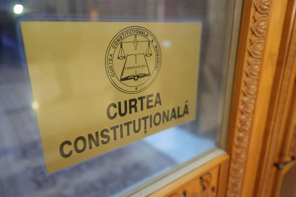 CCR declară neconstituțională o sintagmă din legea funcţionarului public privind concursul de promovare în grad: „Încalcă principiul egalităţii în drepturi”