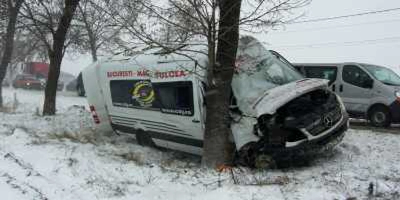 Microbuzul a intrat într-o şcoală