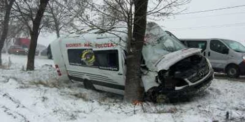Microbuzul a intrat într-o şcoală