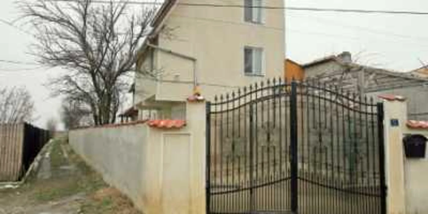 Vila cu două etaje din comuna Răzvad, Dâmboviţa, a Mariei Băleanu  