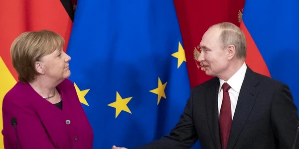 Vladimir Putin si Angela Merkel in ianuarie 2020 FOTO EPA-EFE