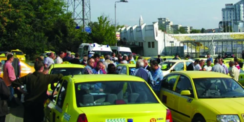 Bacău: Contribuţia la Sănătate i-a scos pe taximetrişti în stradă