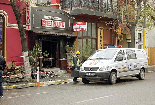 Experţii au mers, ieri, din nou, la local pentru a face alte cercetări