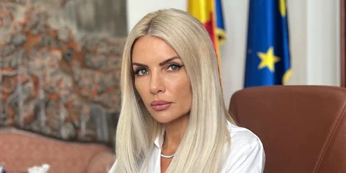Laura Vicol,  FB jpg
