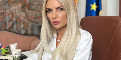 Laura Vicol,  FB jpg