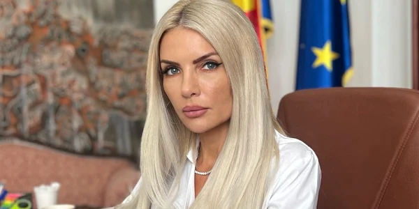 Laura Vicol,  FB jpg