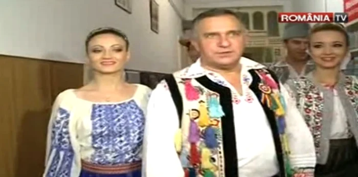 
    Funar a mers la vot de la ora 7.00captură Romania TV  