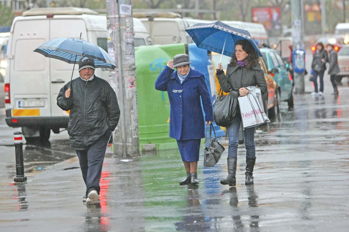 Meteorologii prognozează precipitații peste norme, dar temperaturi mai ridicate decât în mod obișnuit