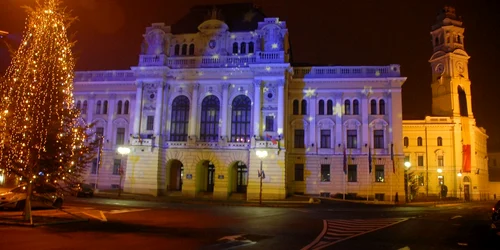 Orașul Oradea, îmbrăcat în lumini de Sărbători