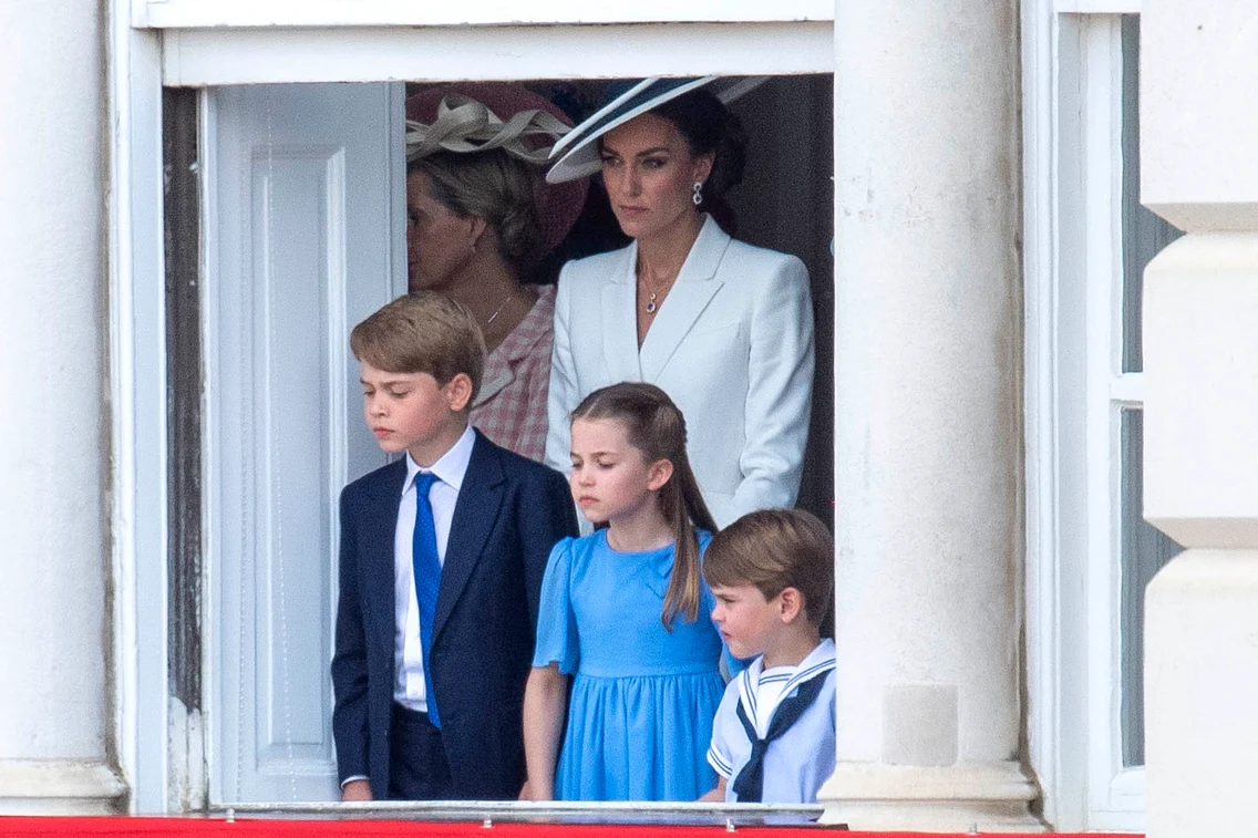 George, Charlotte și Louis vor participa la încoronarea Regelui Charles