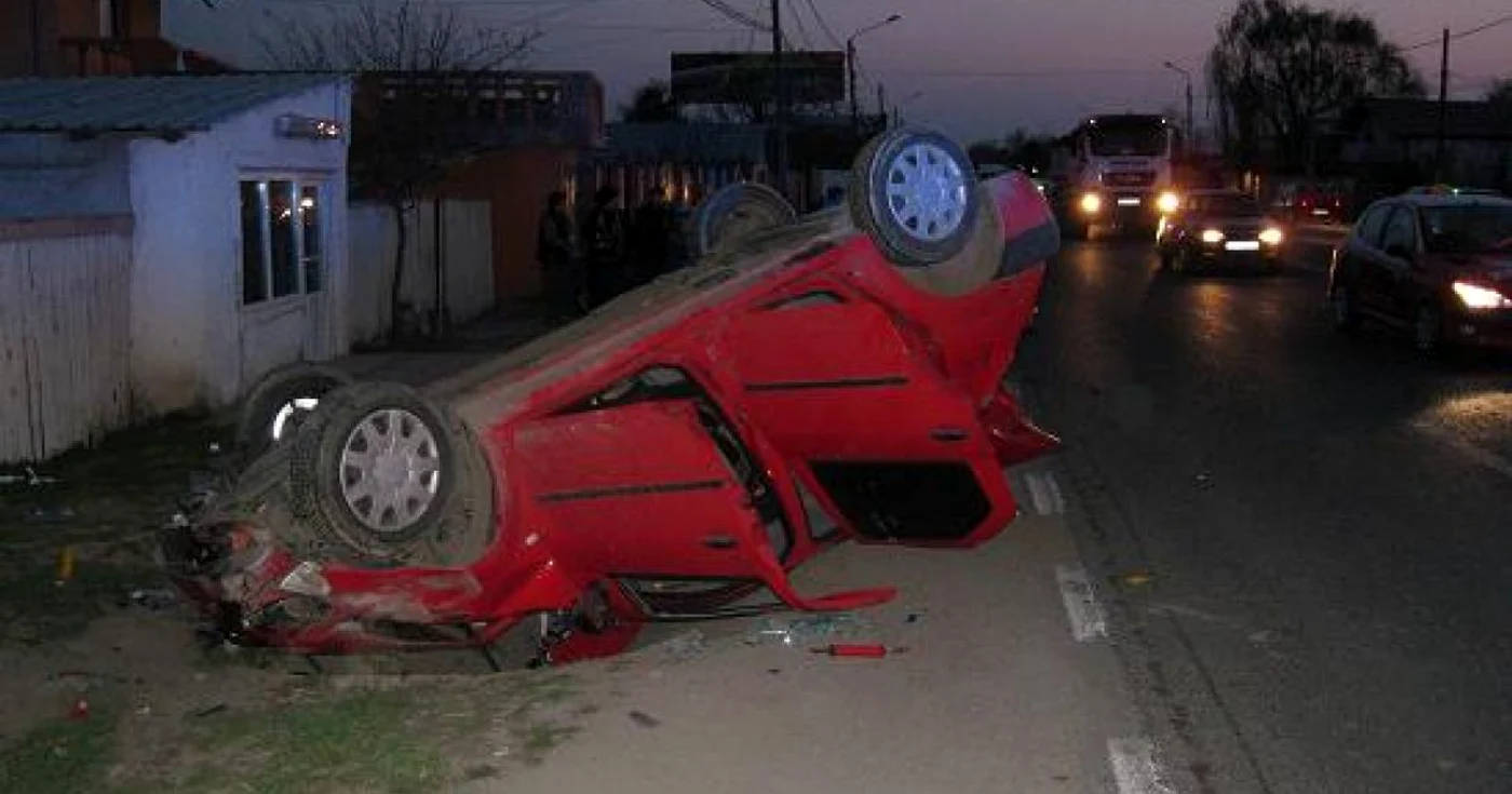 Accident cu trei răniți la Vărsătura