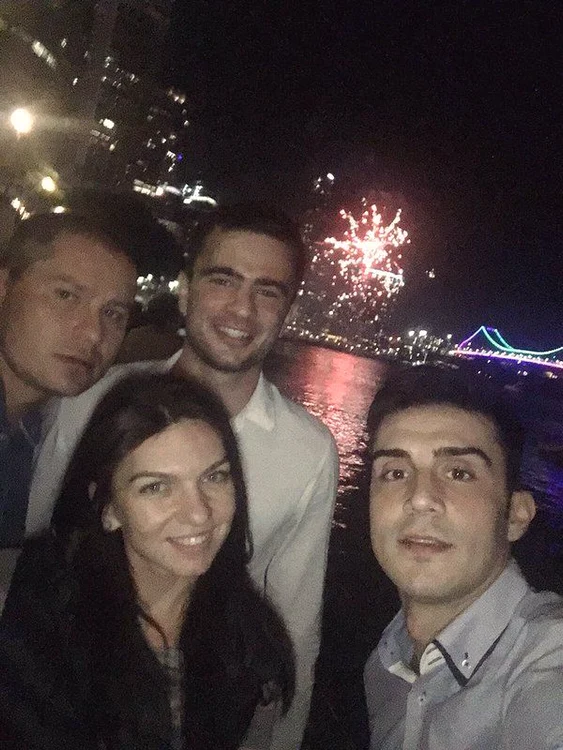 Simona Halep si echipa ei au vazut artificiile din BrisbaneFOTO: Twitter