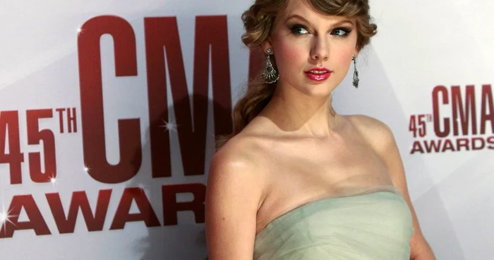 Taylor Swift, câştigătoare a Premiului The Big Help