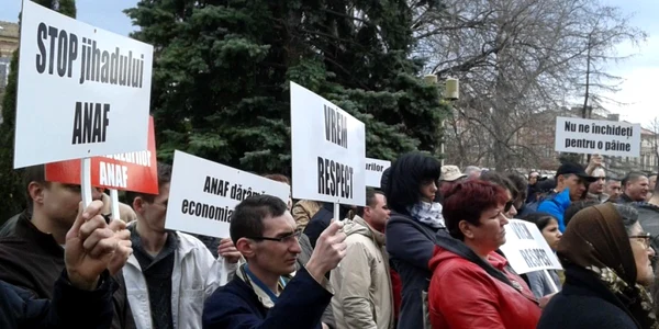 Protestul IMM Constanţa la adresa ANAF Foto Sînziana Ionescu
