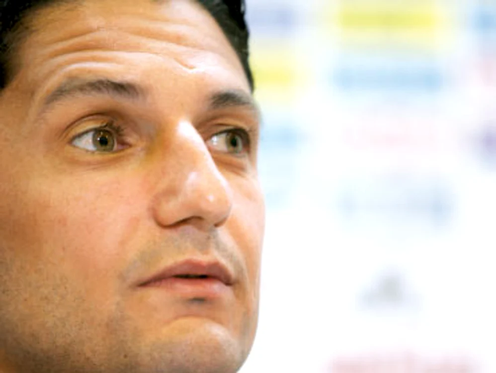 
    Răzvan Lucescu a fost ferm: "Mutu vine la naţională dacă vreau eu"  