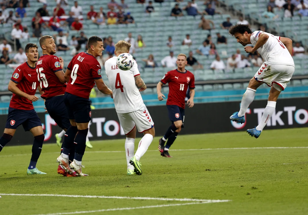 
    Delaney a marcat primul gol danez cu capulFoto: EPA-EFE  