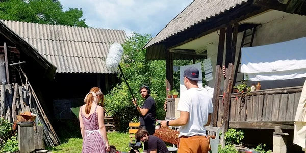 Imagini din timpul filmărilor de la Voineasa Vâlcea pentru pelicula Fântâna Foto Descoperă Voineasa Facebook