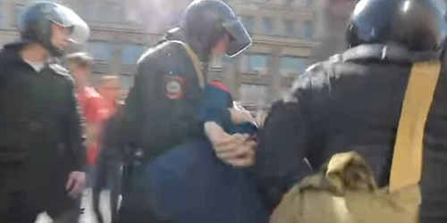Protestatar retinut la Sankt Petersburg Captura YouTube