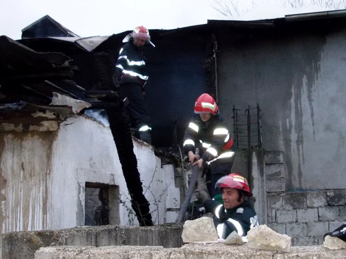 Casa a ars în totalitate FOTO:adevarul