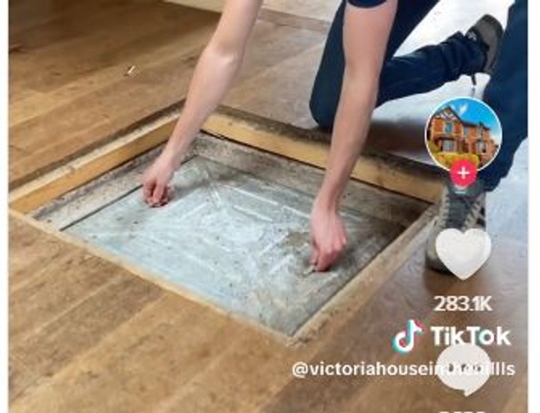 Descoperirea sinistră a unui cuplu în noua casă. Ce „comoară” au ascuns vechii proprietari sub podea VIDEO