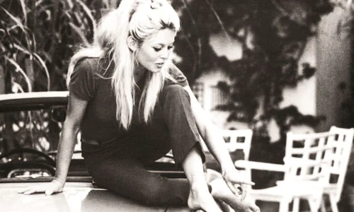 Brigitte Bardot, diva care a scos din anonimat staţiunea de lux Saint Tropez jpeg