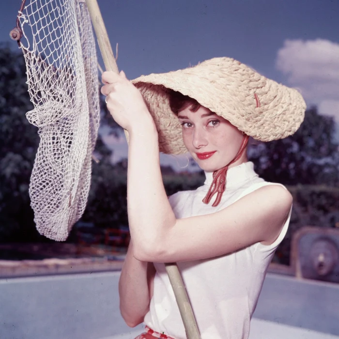 Audrey Hepburn a fost
aleasă de nenumărate publicaţii ca fiind cea mai frumoasă femeie a tuturor
timpurilor FOTO GettyImages/Guliver