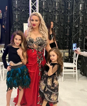 Sânziana Buruiană și fiicele, Antonia și Iza foto: arhiva personală 