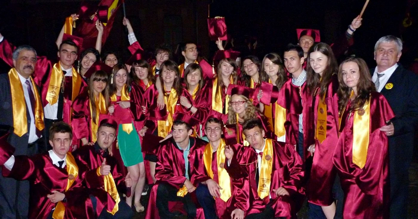 Absolvenţii de la Colegiul Naţional "Unirea"
