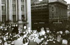 Nicolae Ceauşescu, prim secretar al C.C. al P.C.R., Ion Gh. Maurer, P. Niculescu-Mizil şi ceilalţi membri ai C.C. al P.C.R., la adunarea populaţiei din Capitală, în legătură cu situaţia creată de evenimentele din Cehoslovacia, din 21 august 1968 (© „