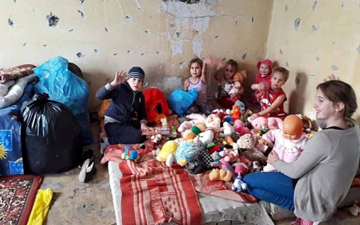 Mama împreună cu cei opt copii s-au mutat în casă nouă
