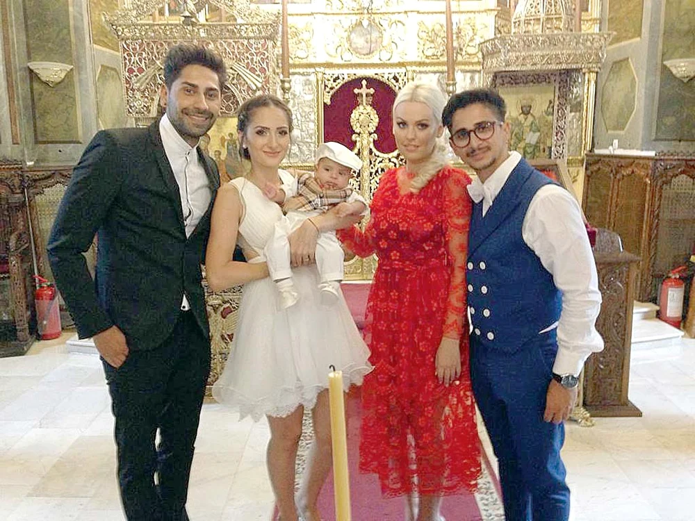 Misha şi Connect-R  au fost ieri naşi la  botezul copilului lui  Ciupi de la Mandinga