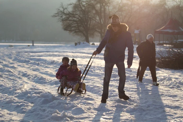 Pârtiile din parcul Valea Morilor s-au umplut încă din primele zile ale noului an FOTO Adevărul