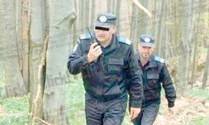 Micuţul are doar  câteva răni uşoare (FOTO: LAURENŢIU IONESCU) jpeg