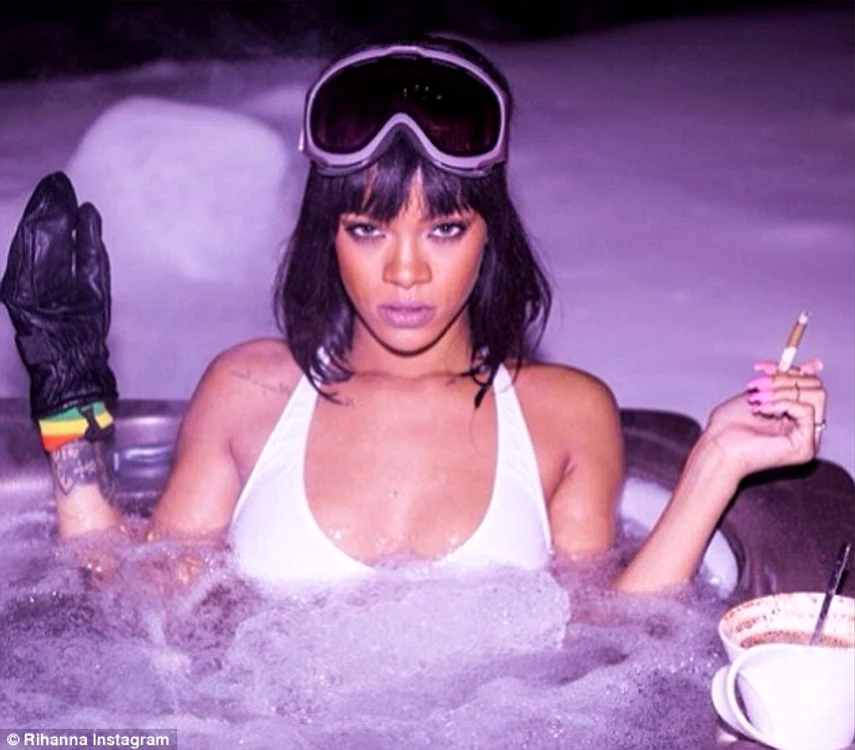 
    Rihanna FOTO INSTAGRAM  