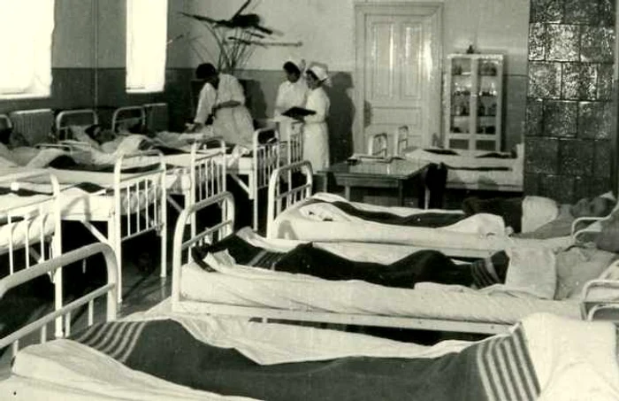 Salon de spital. FOTO: comunismulinromania.ro