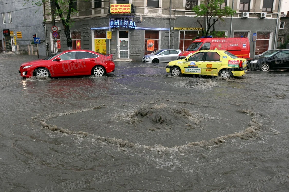 Bucureştiul inundat după furtuna de duminică, 4 mai. (Foto: Sever Gheorghe)