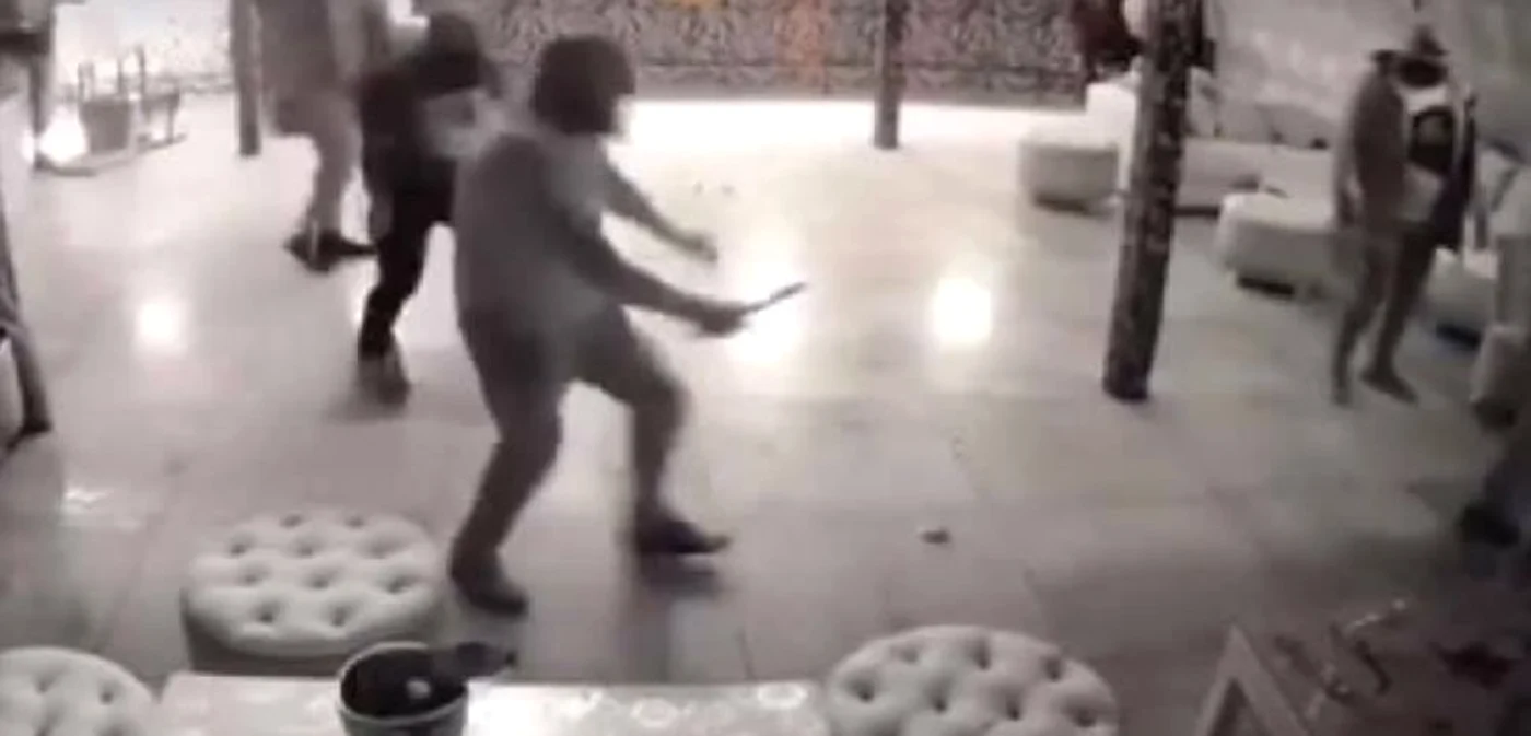 Imagine suprinsă de camerele de supraveghere din interiorul clubului