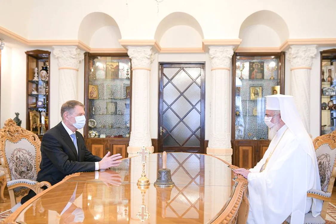 Președintele României Klaus Iohannis a cerut ajutorul patriarhului Daniel în lupta cu epidemia ucigașăFoto: basilica.ro