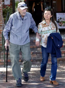 Gene Hackman și soția sa, Betsy, fotografiați anul trecut/FOTO Splashnews