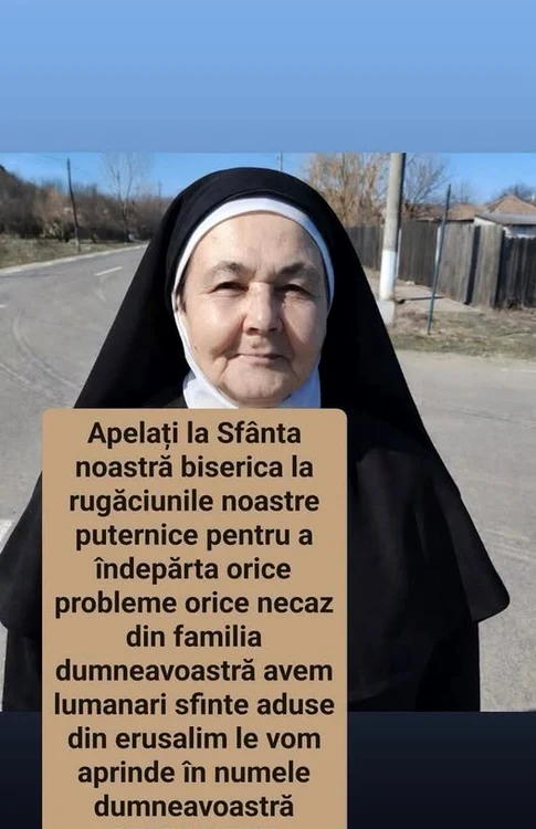 Măicuță falsă cu un panou scris agramat