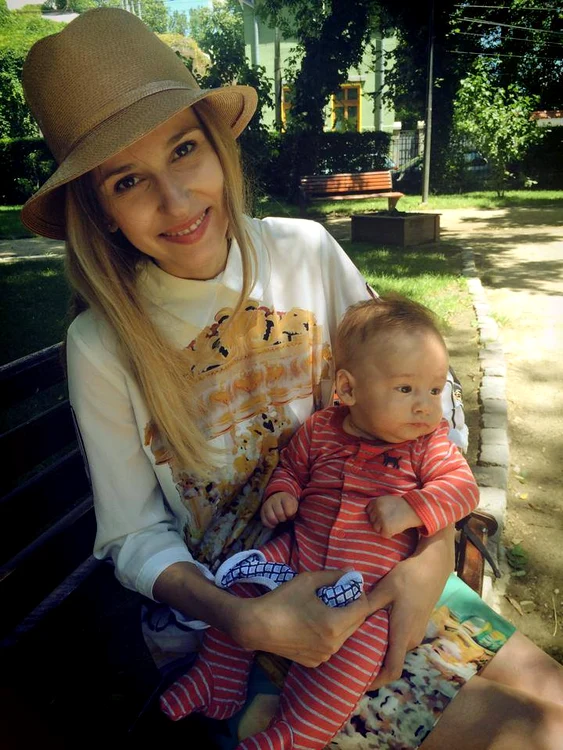 Dana şi-a dorit foarte mult să devină mamă, iar de când a născut îi dedică tot timpul fiului ei