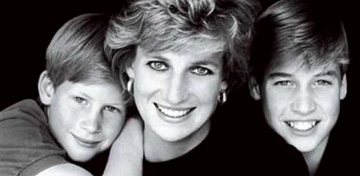 lady di foto facebook/lady diana