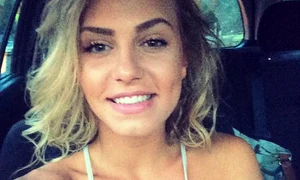 Smiley şi blonda îţi ţin ascunsă relaţia de un an jpeg