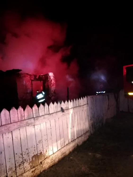 Casa a fost distrusă total
