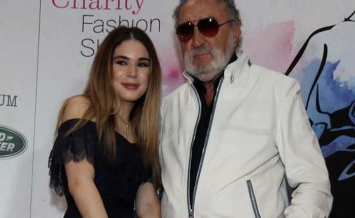 
    Alături de Ion Țiriac,  celebrul ei tată  