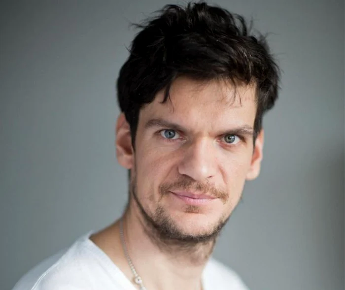 
    Tudor Chirilă este deranjat de mesajele politice afișate prematur în Capitalăfoto: Arhiva Personală  