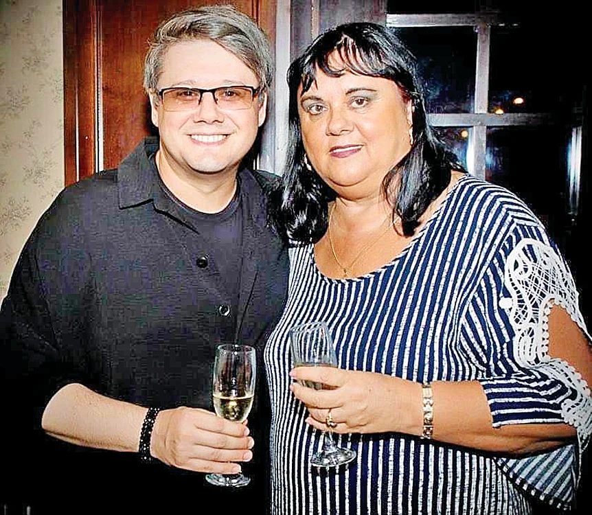 Paul Surugiu este fără doar și poate un artist iubit