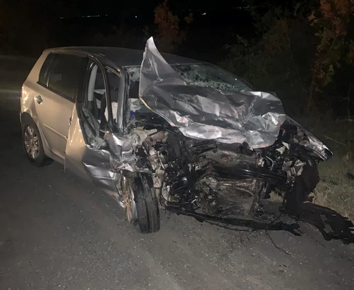 Mașina distrusă în accident FOTO I.B.